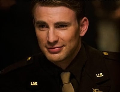 http://www.espaciomarvelita.com/wp-content/uploads/2011/02/steve-rodgers-captain-america-movie-2011-exclusive.jpg