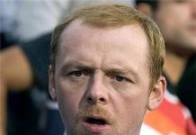 Simon Pegg cree que las nuevas películas de Star Wars echan de menos a George Lucas
