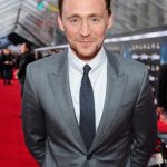 Tom Hiddleston en el estreno de Los Vengadores