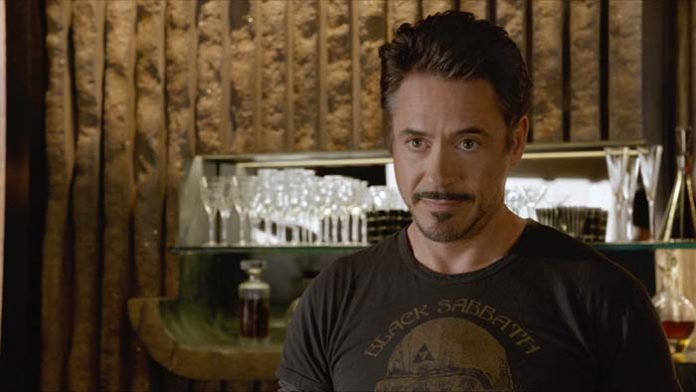 Robert Downey Jr. es Tony Stark en Los Vengadores