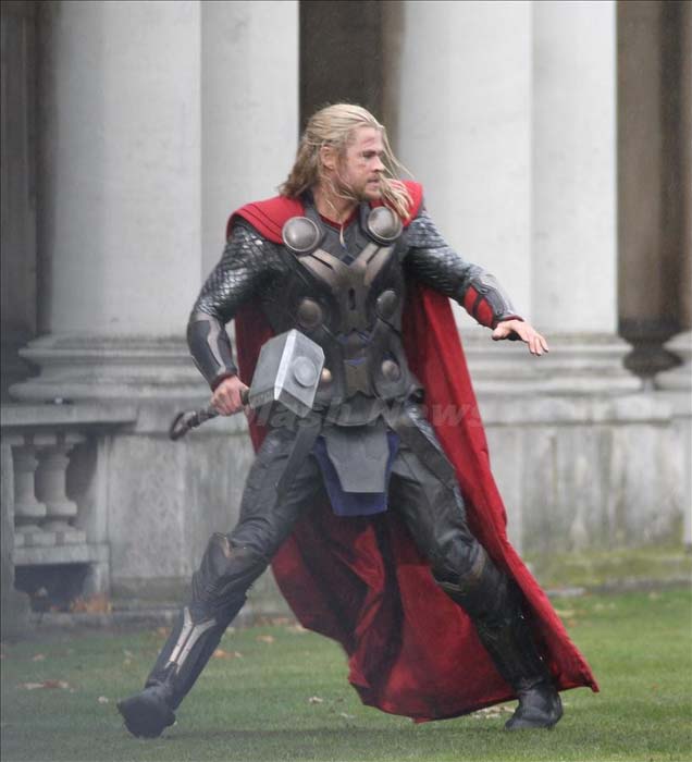 Chris Hemsworth en el rodaje de Thor 2