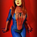 Nicole Marie Jane con el traje de The Amazing Spider-Man