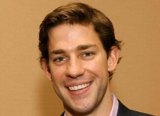 Ryan Meinerding habla sobre crear el traje del Mr. Fantástico de John Krasinski John Krasinski