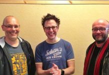 Andy Lanning feliz con Guardianes de la Galaxia James Gunn con Dan Abnett y Andy Lanning
