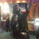 Cartel de Thor: El Mundo Oscuro en un cine