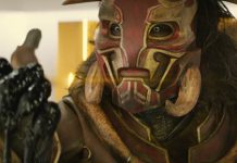 Adewale Akinnuoye-Agbaje se reunió con Marvel para ser Pantera Negra Adewale Akinnuoye-Agbaje como Kurse en Thor: El Mundo Oscuro