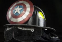 Marvel celebrará el 150º del FDNY con una subasta especial en la NYCC 2015 Casco del FDNY del Capitán América para la NYCC 2015