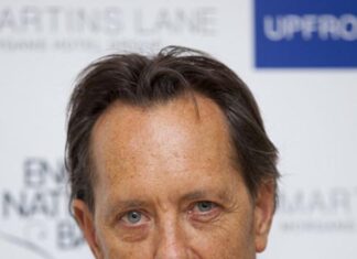 Richard E. Grant se une al reparto de la serie de televisión Loki Richard E. Grant