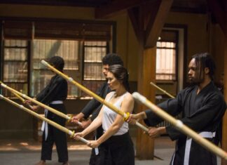 Daredevil: Un actor de la serie denuncia actos racistas de Jeph Loeb Iron Fist