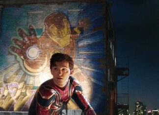 Tom Holland confiesa que ha robado cosas de los rodajes de Spiderman Póster de Spider-Man: Lejos de Casa