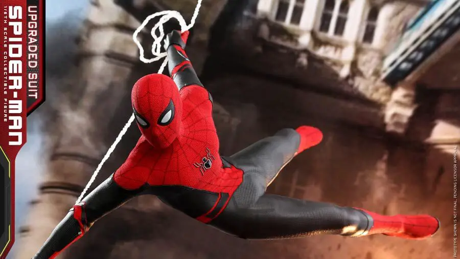 Hot Toys basada en el traje negro y rojo de Spider-Man: Lejos de Casa
