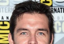 Antony Starr, de The Boys, responde a la teoría de que será Booster Gold en el DCU Antony Starr