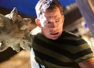 Thomas Haden Church como Hombre de Arena