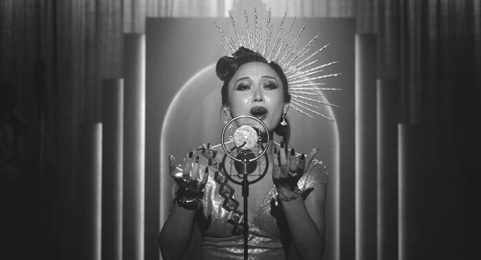 Li Jun Li como Cat Hardy en Spider-Noir